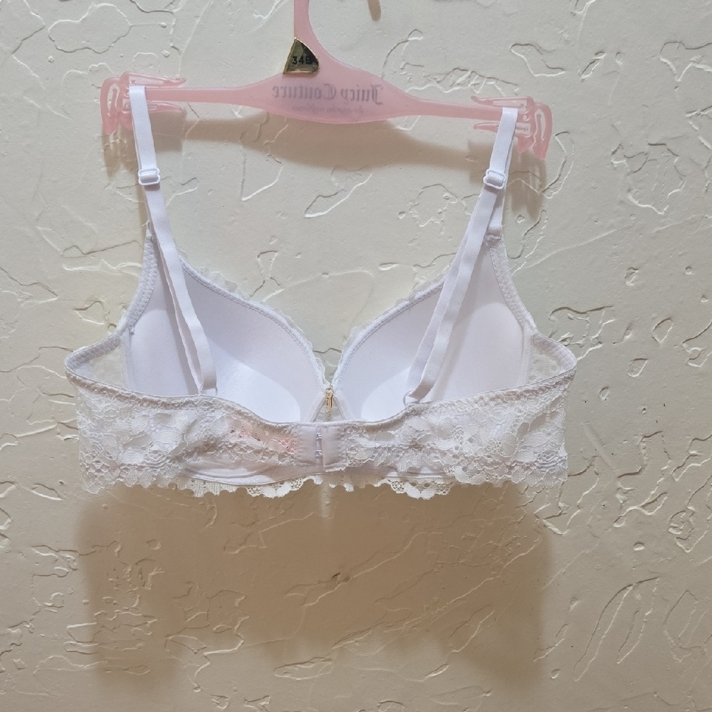 3/$10 NWOT-Juicy Couture White Push-up Lace Bra with Underwire - Picture 3 of 6